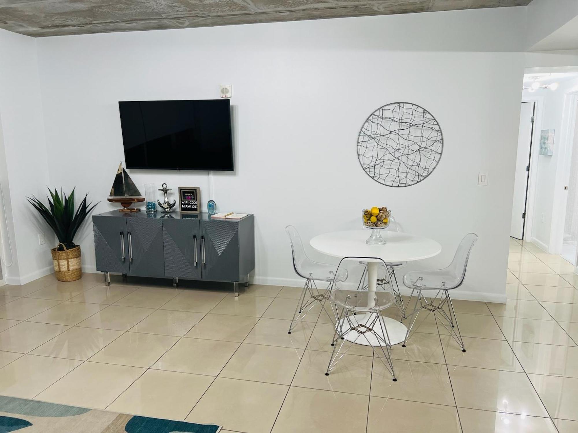Spacious 2Bd 2Bth At Midblock Miami Exterior photo