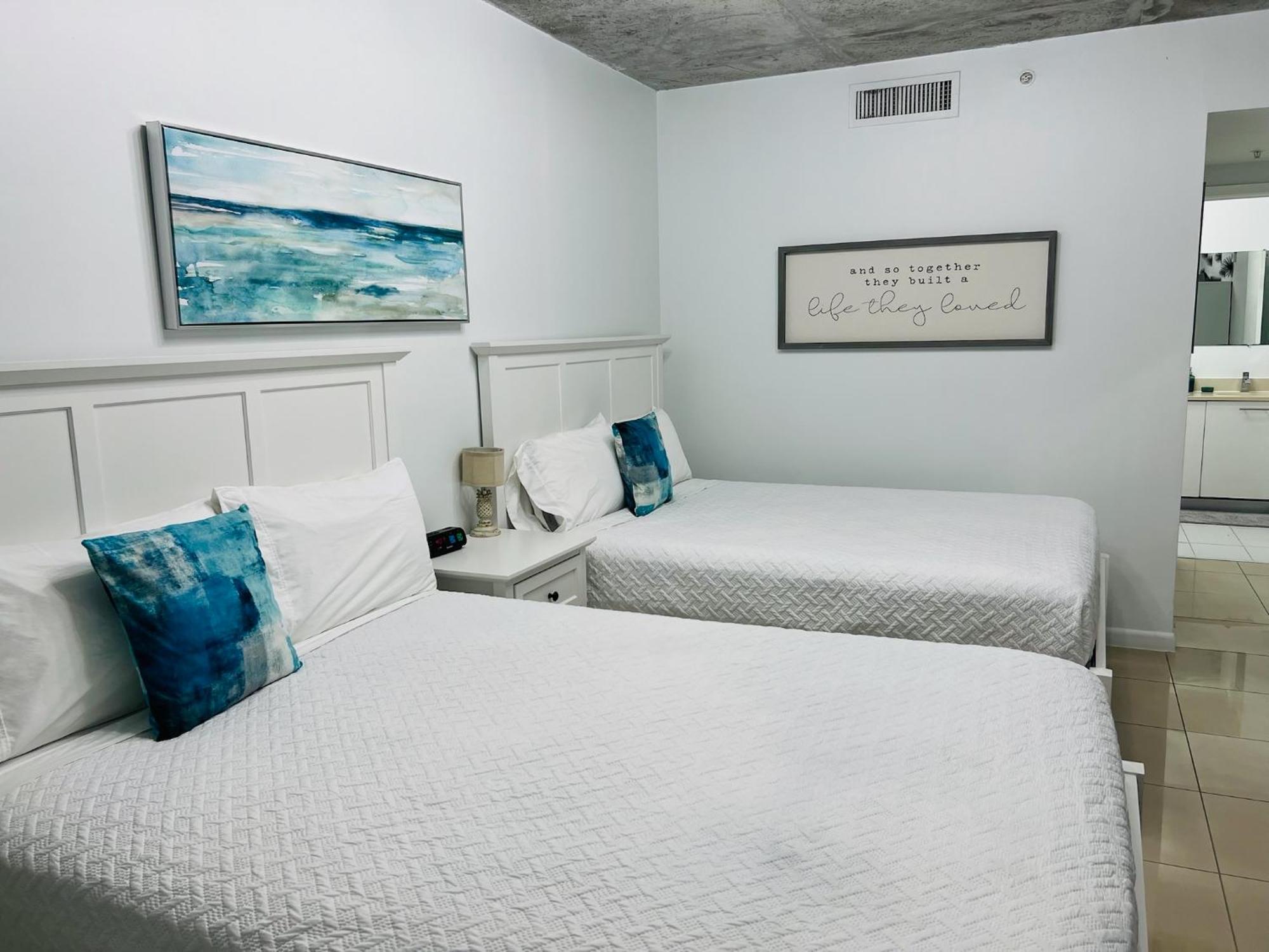 Spacious 2Bd 2Bth At Midblock Miami Exterior photo
